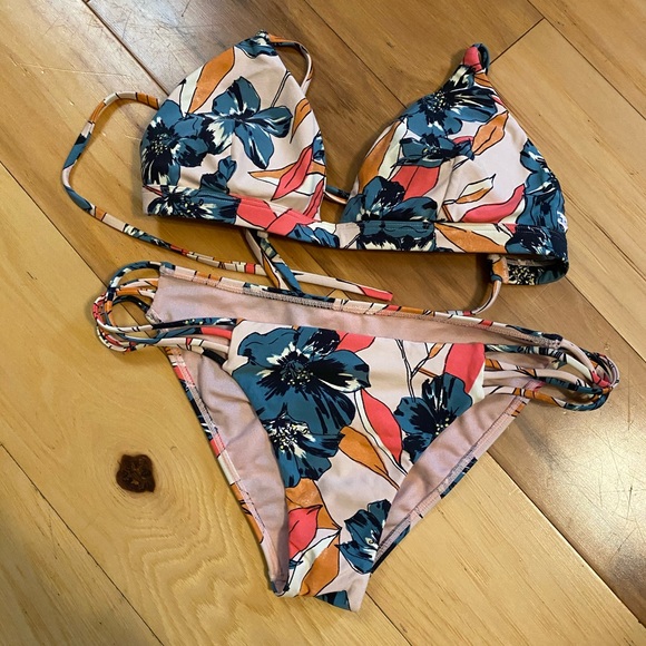 Billabong Bikini Set